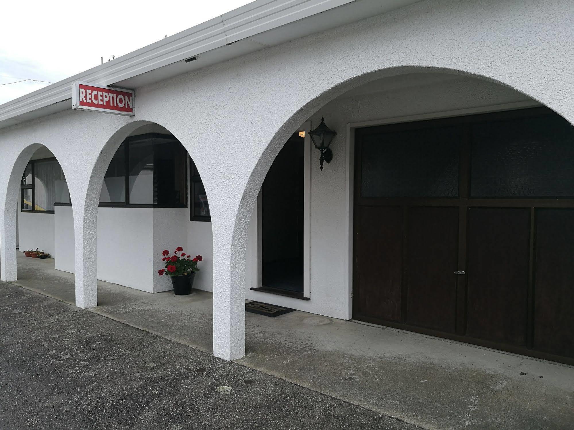 إنفيركارجِِيل Hacienda Motel المظهر الخارجي الصورة