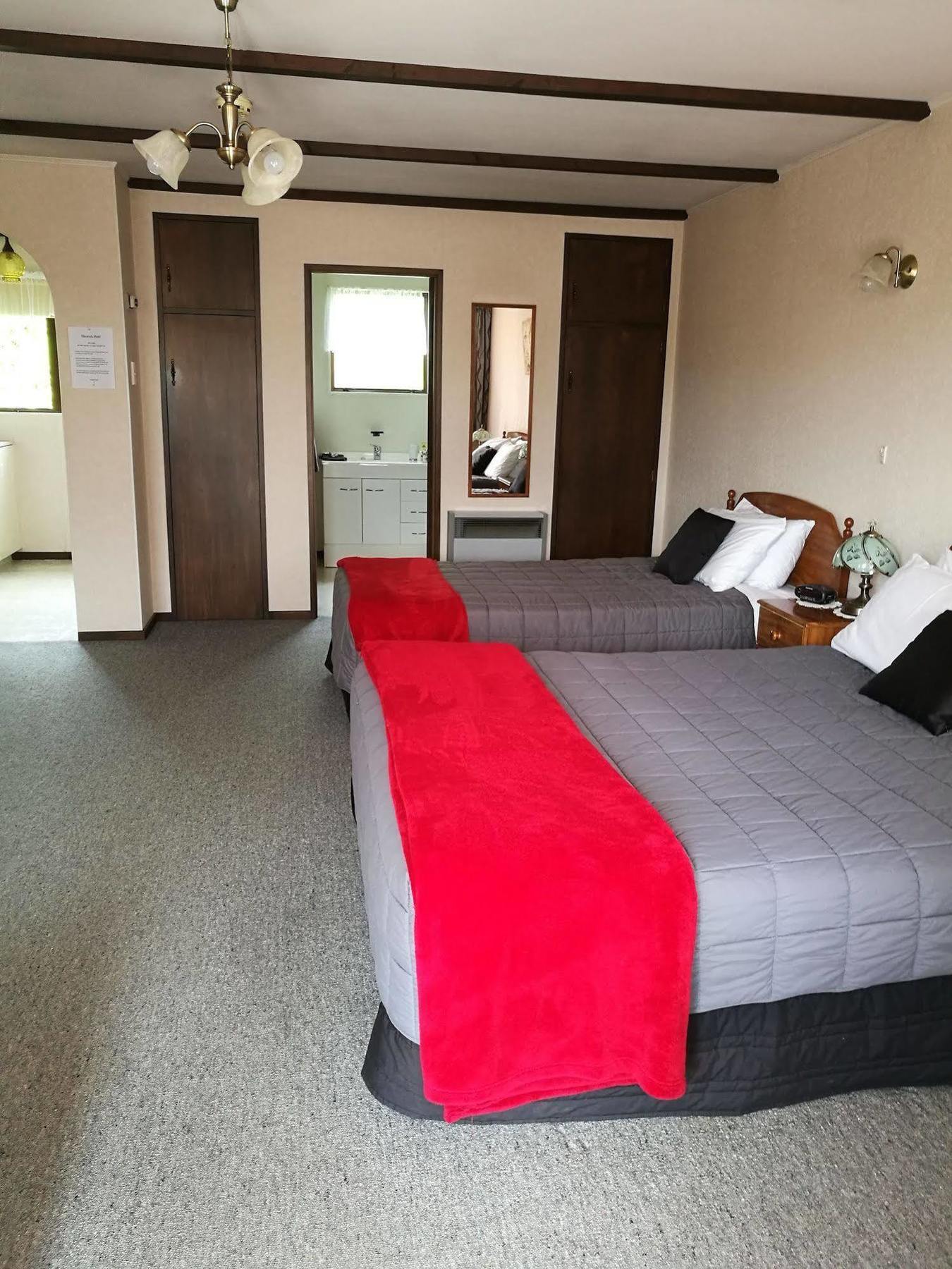 إنفيركارجِِيل Hacienda Motel المظهر الخارجي الصورة
